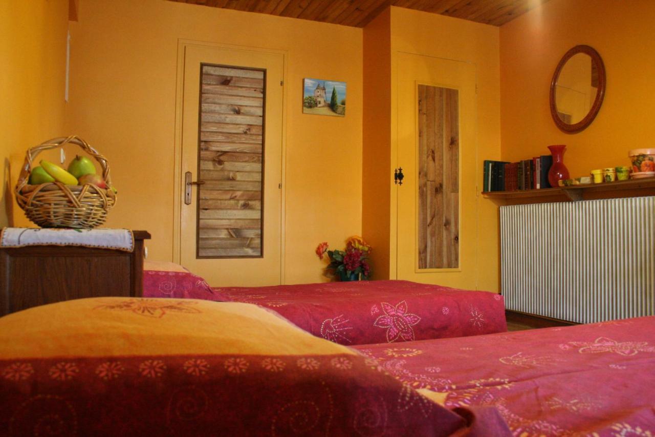 Les Pascals Bed & Breakfast Saint-Paul-les-Romans Exterior photo